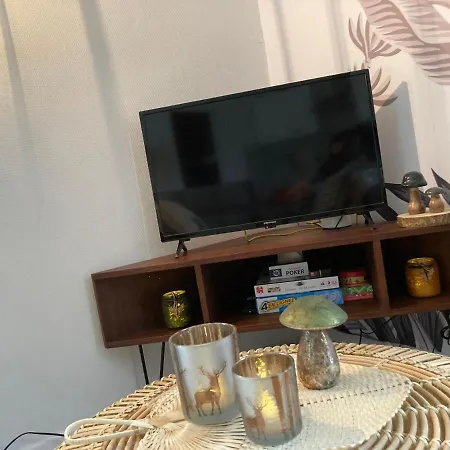 Le De Christine شقة *